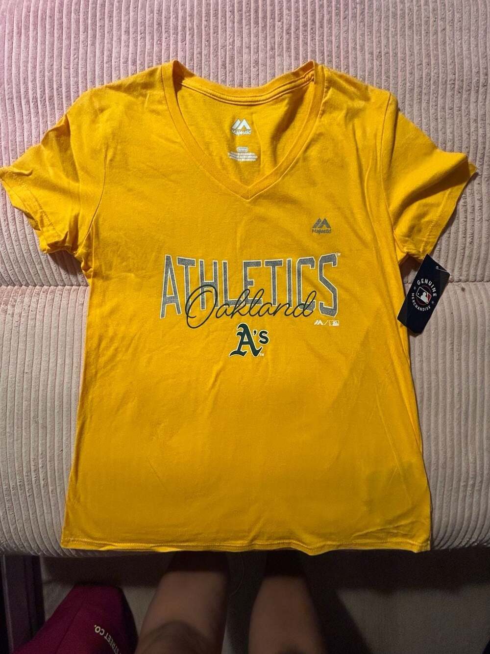💛 Oakland Athletics A’s Majestic V-Neck Tee 💚